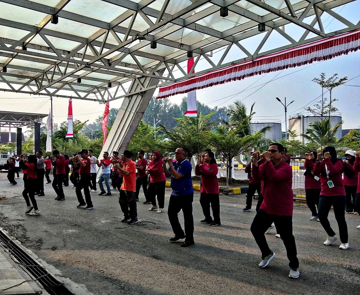 Stakeholder Pelabuhan Dumai Satukan Semangat Lewat Senam Bersama