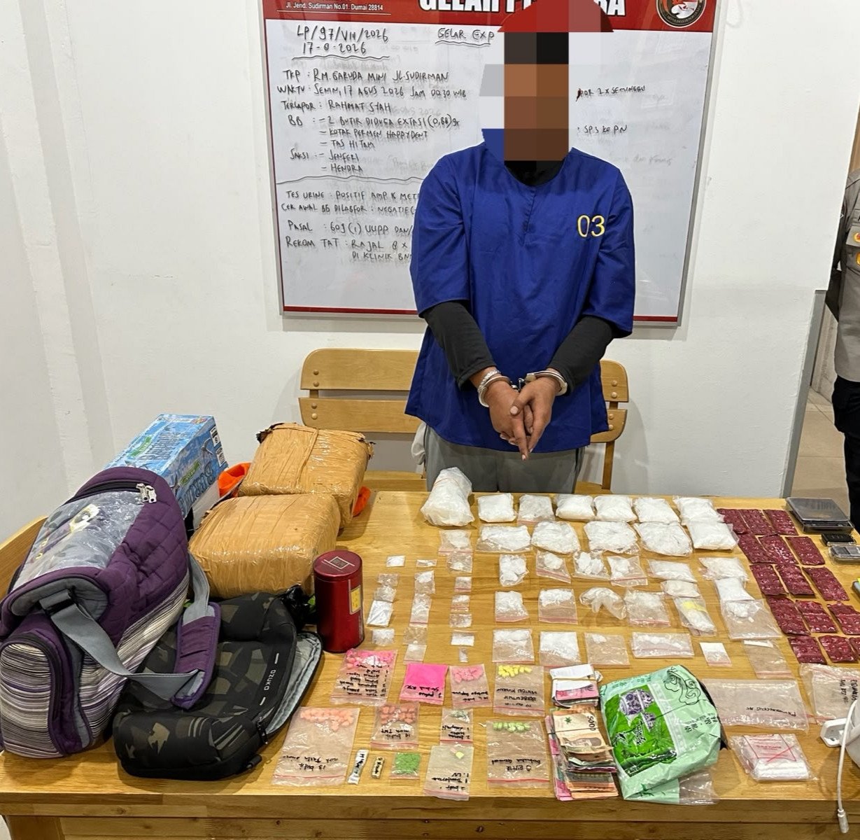 Polisi Temukan 4 Kilogram Ganja dan Ratusan Pil Diduga Psikotropika