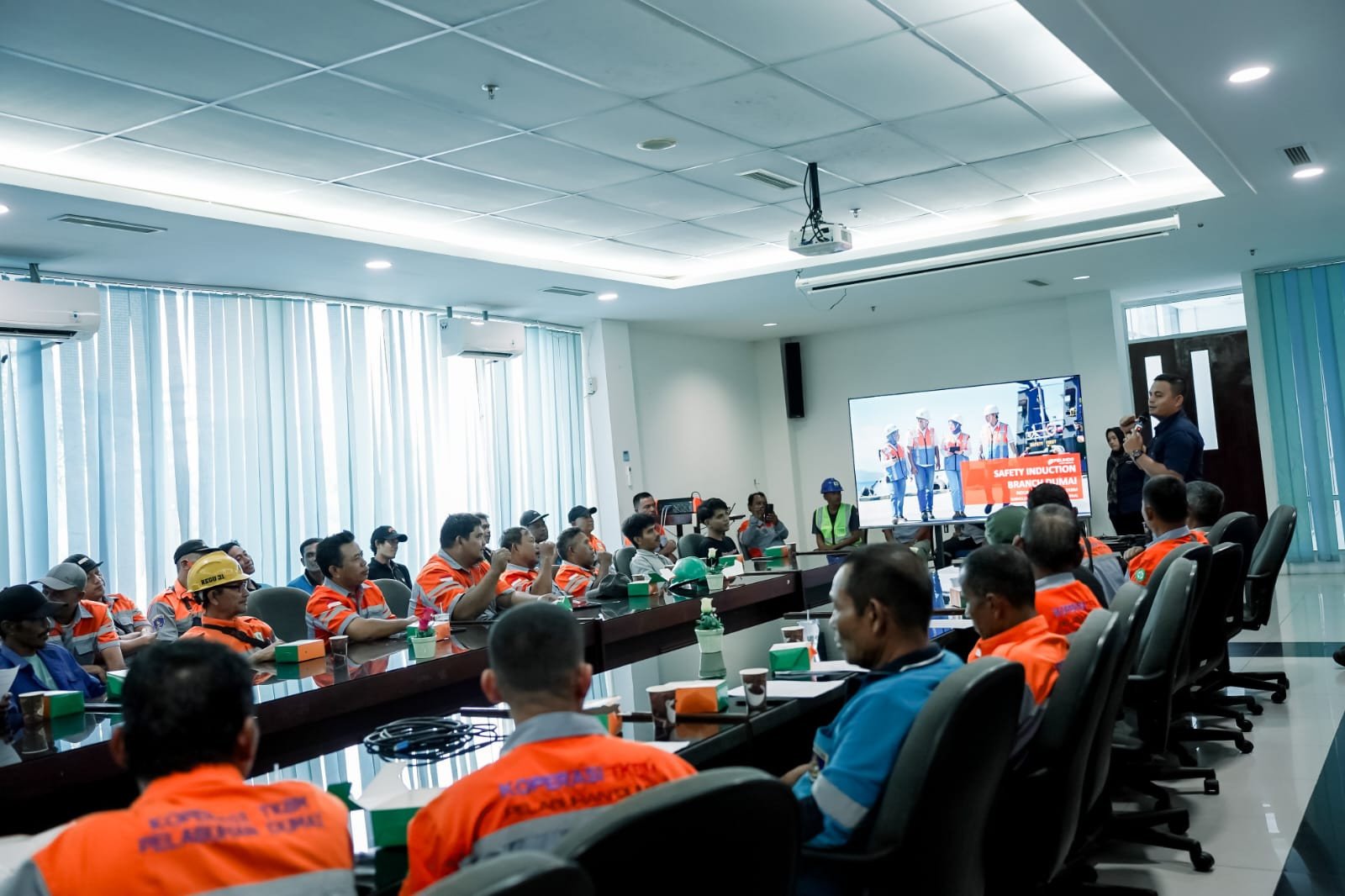 Cegah Risiko Kecelakaan Kerja, Pelindo Dumai Bekali TKBM dengan Pemahaman K3